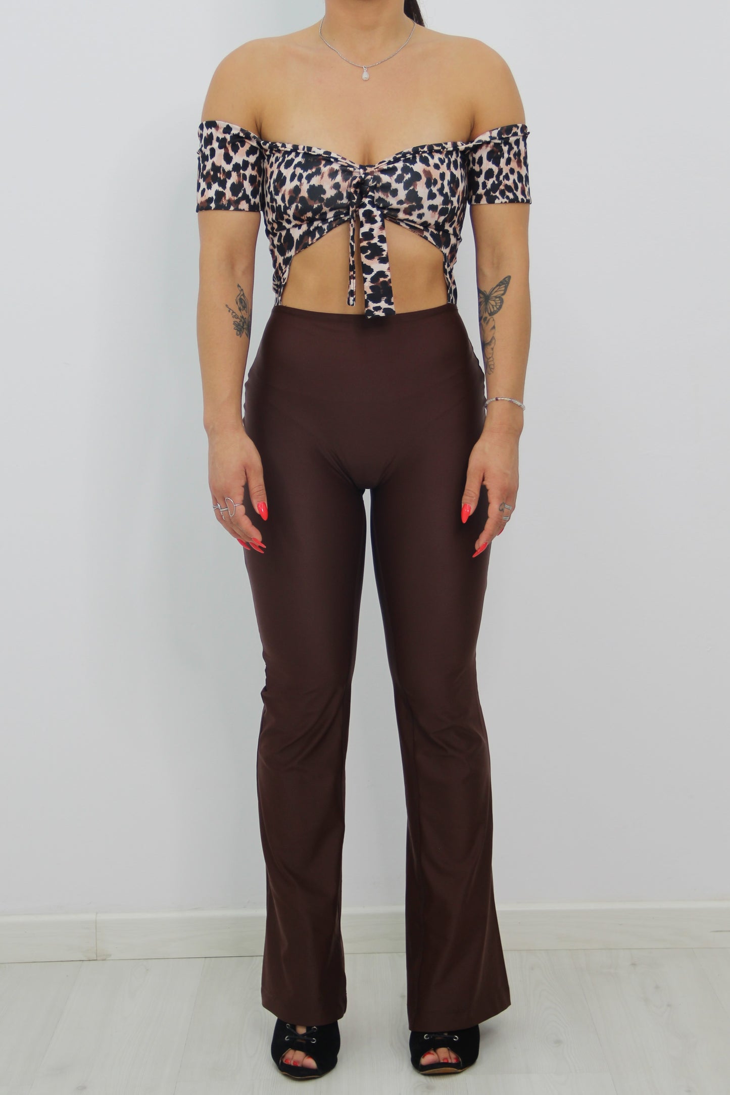 Mono cambre de leopardo de Rittmo, diseño completo de cuerpo entero para bailarinas de baile bachata con estilo.