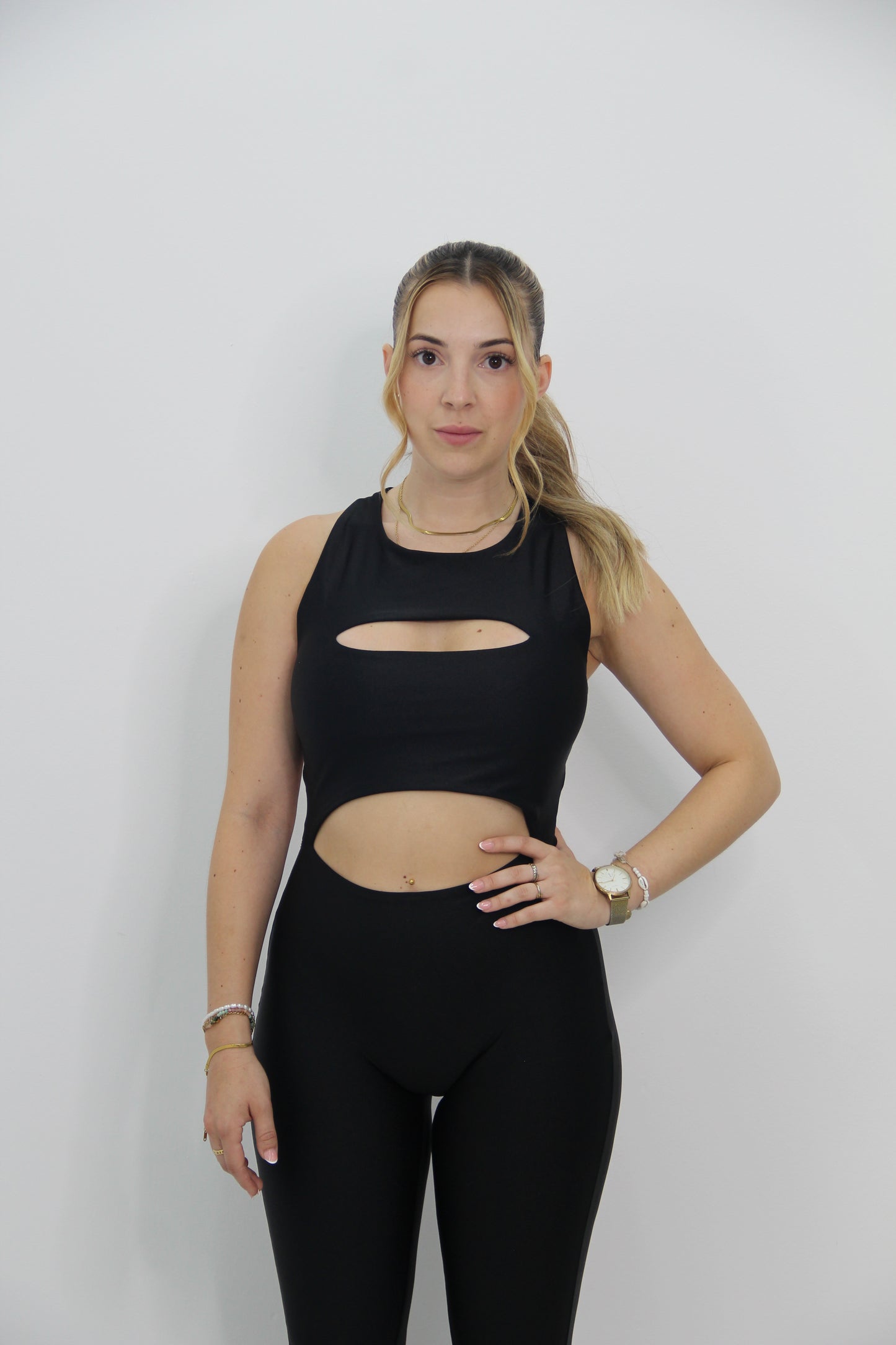 Parte superior del mono cruzado negro de Rittmo, escote elegante y ajuste perfecto para baile bachata