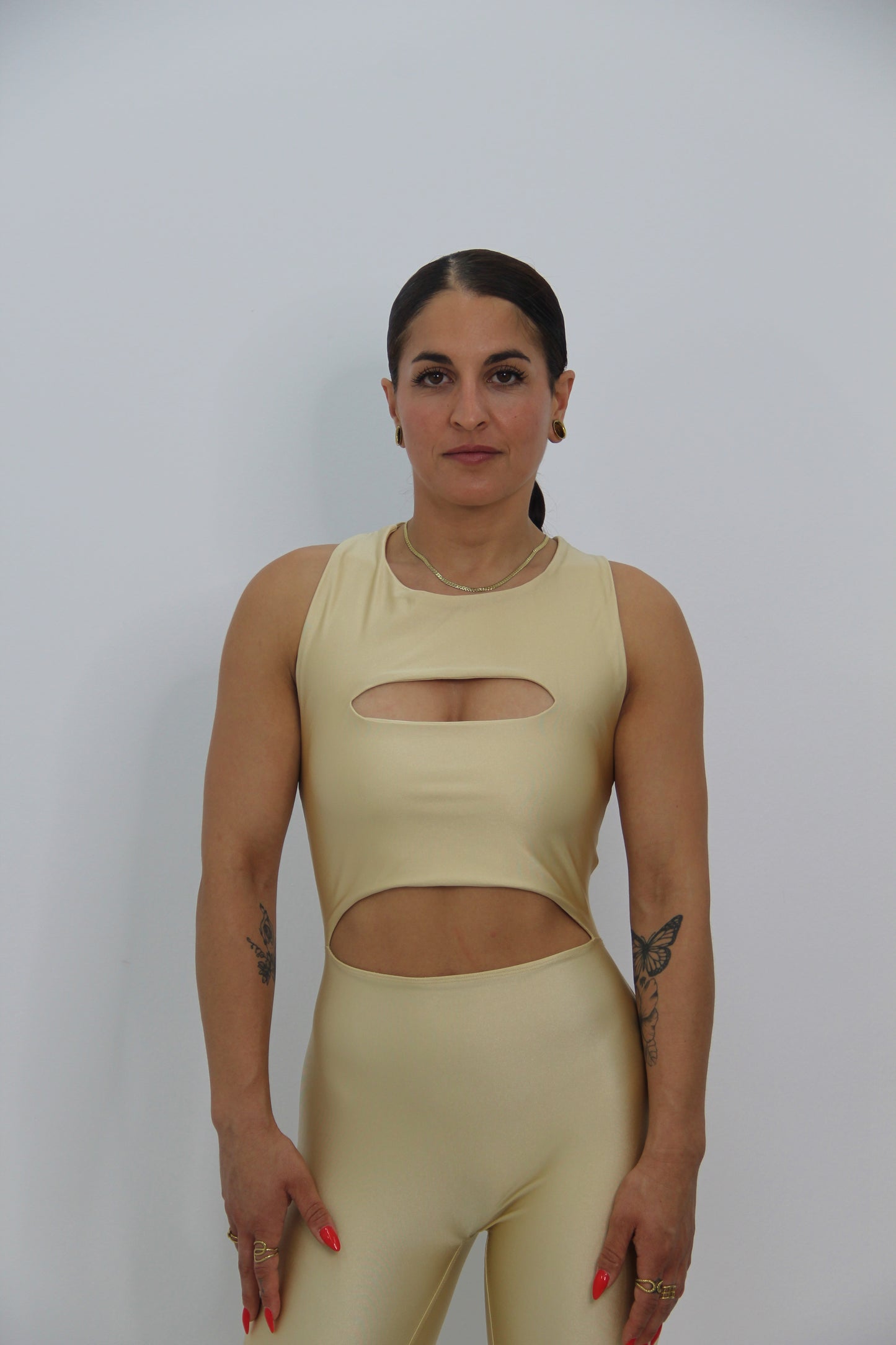 Parte superior del mono cruzado dorado de Rittmo, escote elegante y ajuste perfecto para baile bachata