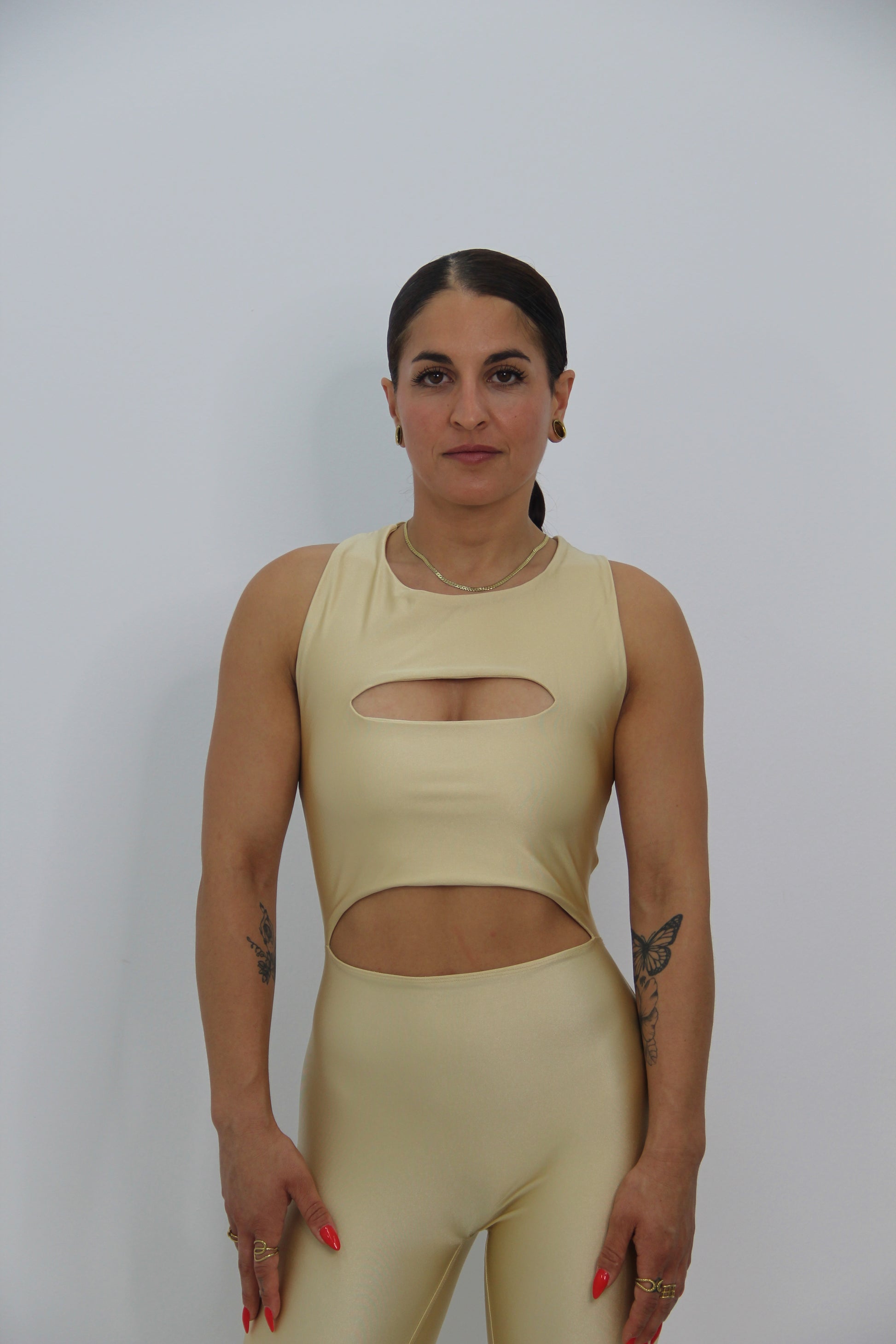 Parte superior del mono cruzado dorado de Rittmo, escote elegante y ajuste perfecto para baile bachata