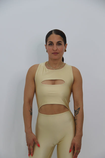 Parte superior del mono cruzado dorado de Rittmo, escote elegante y ajuste perfecto para baile bachata